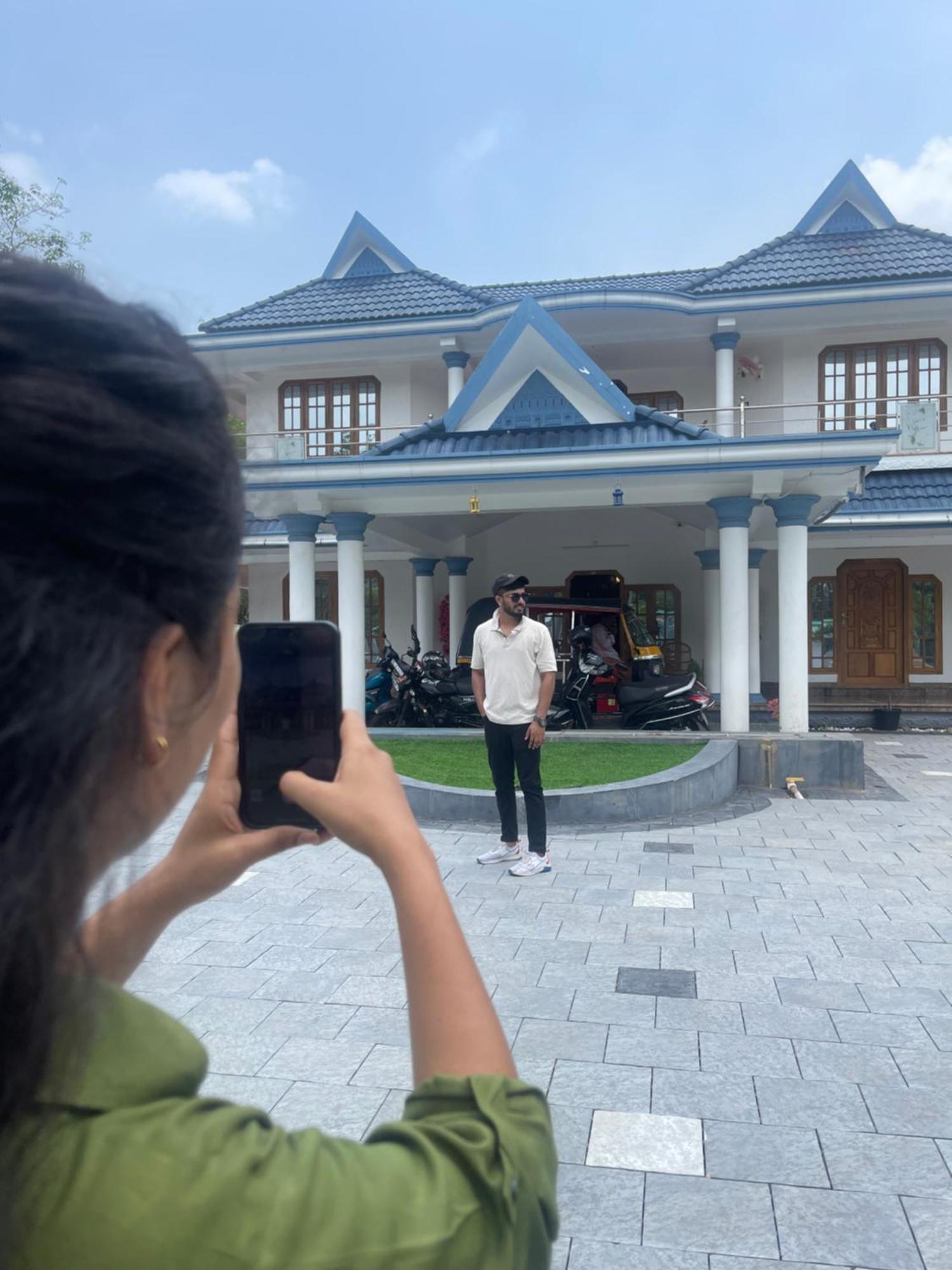 Gilead Holliday Hotell Tāmarakulam Exteriör bild