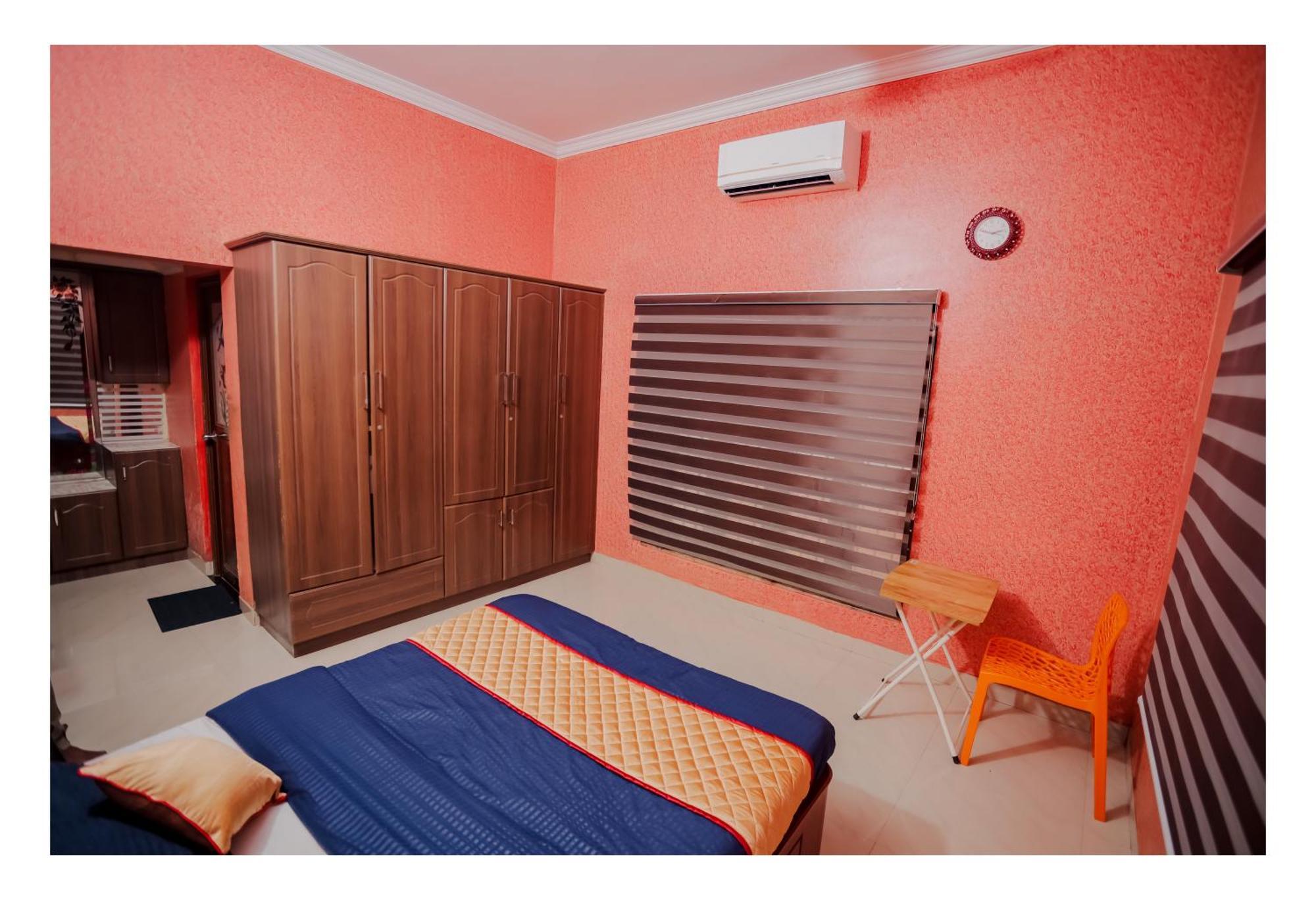 Gilead Holliday Hotell Tāmarakulam Exteriör bild