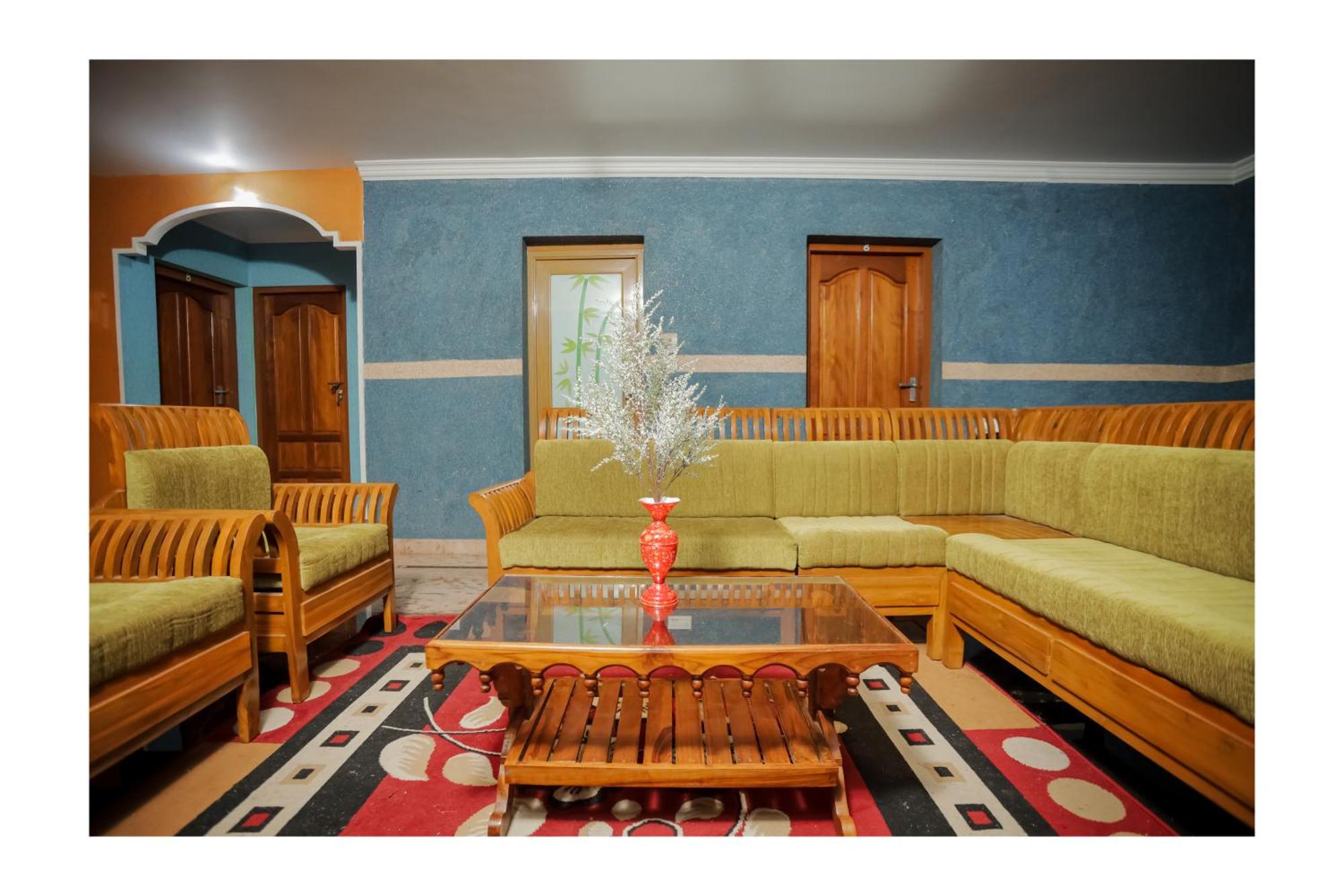 Gilead Holliday Hotell Tāmarakulam Exteriör bild